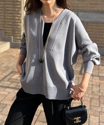 Emma Taylor（エマテイラー）の「【春ニット】フロント2wayニットVネックプルオーバー（Tシャツ/カットソー）」