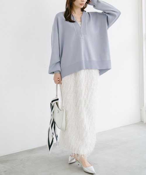 Emma Taylor(エマテイラー)の「フロント2wayニットVネックプルオーバー(Tシャツ/カットソー・レディース・ホワイト/グレー/サックスブルー/ブラウン/ブラック・FREE)」の14枚目の写真