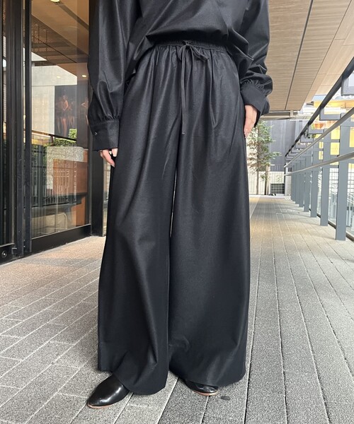 IENA LA BOUCLE（イエナラブークル）の「IENA LA BOUCLE ウールジャージイージーパンツ（その他パンツ・レディース・ブラック/グレー・36/38）」の2枚目の写真