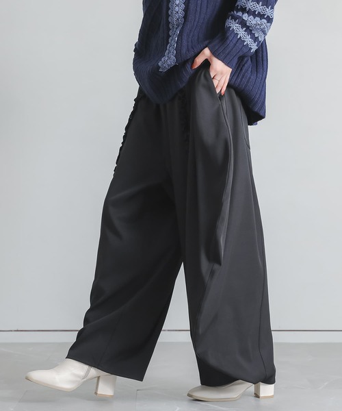 somari imagination（ソマリ イマジネーション）の「『フリルラインサーキュラーパンツ』（その他パンツ・レディース・ブラック/チャコール・2/1）」の6枚目の写真