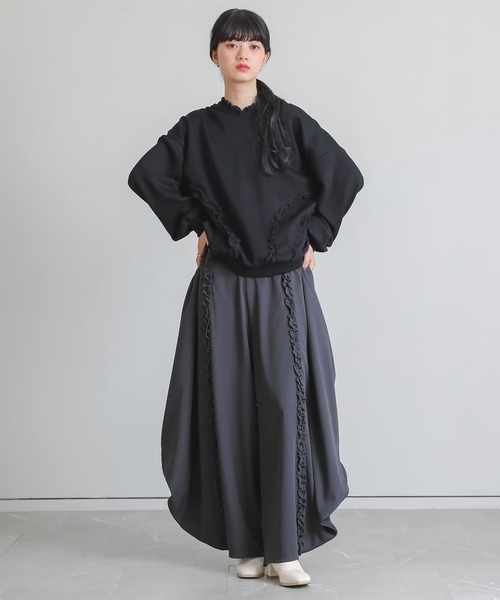 somari imagination（ソマリ イマジネーション）の「『フリルラインサーキュラーパンツ』（その他パンツ・レディース・ブラック/チャコール・2/1）」の17枚目の写真