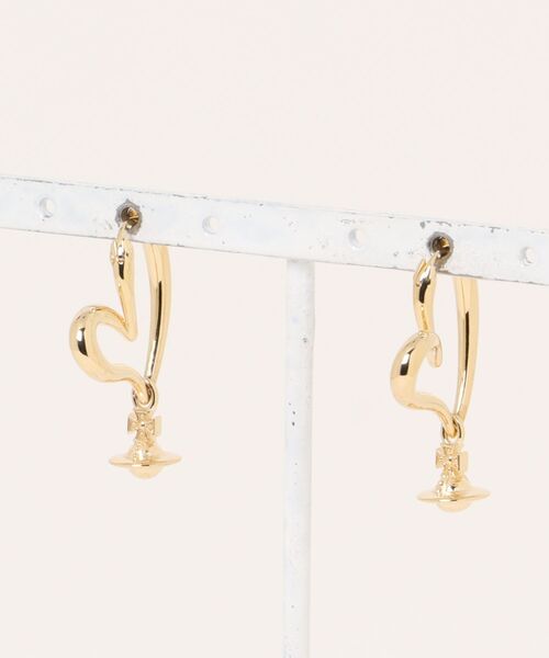 Vivienne Westwood(ヴィヴィアンウエストウッド)の「EMILY EARRINGS(ピアス(両耳用)・レディース・シルバー/ゴールド/ピンクゴールド・FREE)」の3枚目の写真