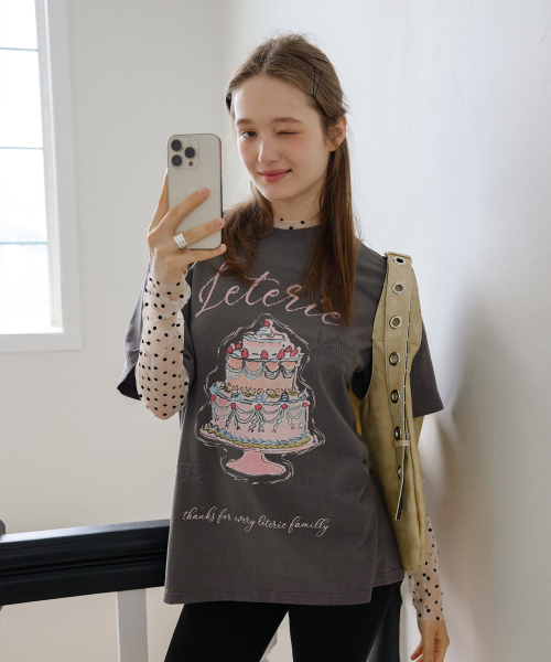 LETERIE(レテリー)の「SWEET CAKE T-SHIRTS_CHARCOAL(Tシャツ/カットソー・レディース・チャコール・FREE)」の6枚目の写真