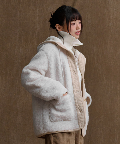 CHASECULT（チェイスカルト）の「女性ボアフードコート-アイボリー（その他アウター・レディース・アイボリー・90/85）」の3枚目の写真