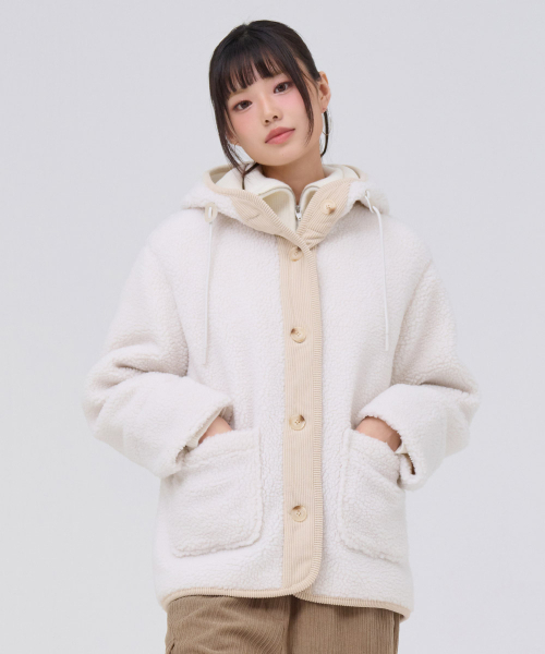 CHASECULT（チェイスカルト）の「女性ボアフードコート-アイボリー（その他アウター・レディース・アイボリー・90/85）」の4枚目の写真