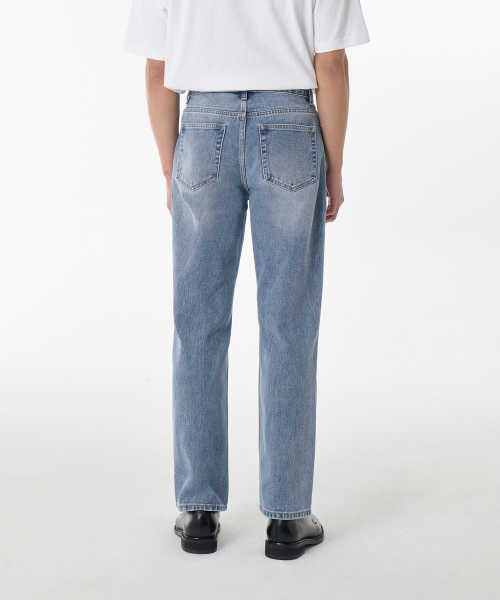 MUSINSA STANDARD（ムシンサスタンダード）の「カモンブラシ ストレートデニムパンツ [ライトインディゴ]（デニムパンツ・メンズ・その他・40/38/42/36/34/32/30/31/33/26/27/28/29）」の2枚目の写真