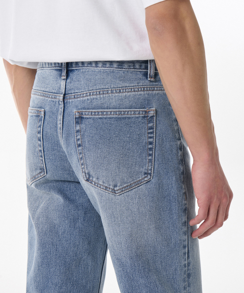 MUSINSA STANDARD（ムシンサスタンダード）の「カモンブラシ ストレートデニムパンツ [ライトインディゴ]（デニムパンツ・メンズ・その他・40/38/42/36/34/32/30/31/33/26/27/28/29）」の5枚目の写真