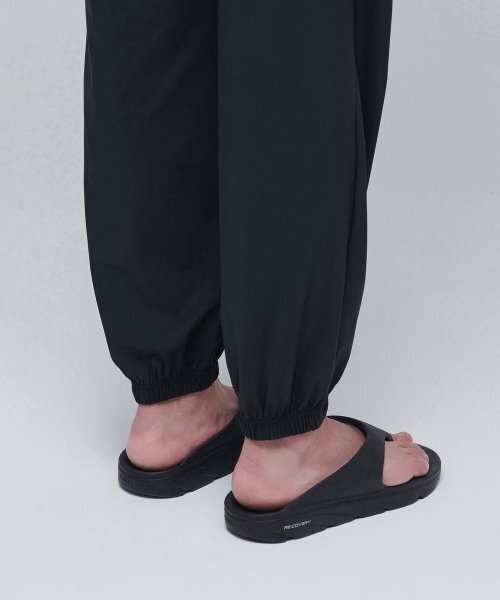 MUSINSA STANDARD（ムシンサスタンダード）の「クーリングジョガーパンツ[ダークグレー]（スウェットパンツ・メンズ・その他・32/30/26/28）」の8枚目の写真