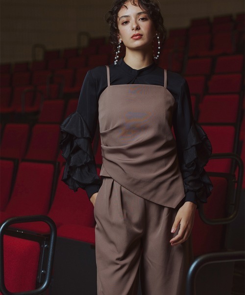 Callarus（カラルス）の「レイヤードデザインジャケット3点セットスーツ（ジャケット＋アシメデザインビスチェ＋ワイドパンツ）〔Callarus〕（スーツセット・レディース・ブラック/モカ・L/M/3L/LL）」の6枚目の写真