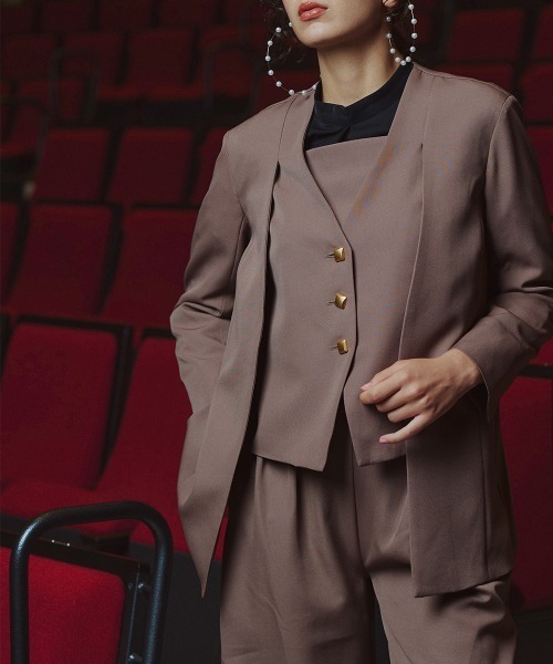 Callarus（カラルス）の「レイヤードデザインジャケット3点セットスーツ（ジャケット＋アシメデザインビスチェ＋ワイドパンツ）〔Callarus〕（スーツセット・レディース・ブラック/モカ・L/M/3L/LL）」の8枚目の写真