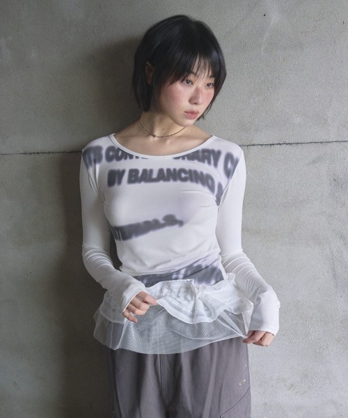 Opening Project(オープニングプロジェクト)の「Tipsy Slim Long Sleeve / ティプシー スリム ロングスリーブ(Tシャツ/カットソー・レディース・ホワイト/チャコール・S/M)」の2枚目の写真