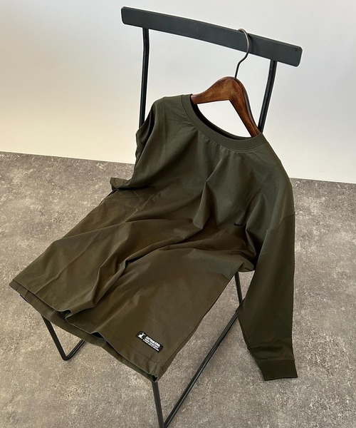 CAPTAIN STAG（キャプテンスタッグ）の「【CAPTAIN STAG / キャプテンスタッグ】ワンポイントロゴ ストレッチ 長袖Tシャツ ロンT（Tシャツ/カットソー・メンズ・カーキ/ブラック・M/L）」の14枚目の写真