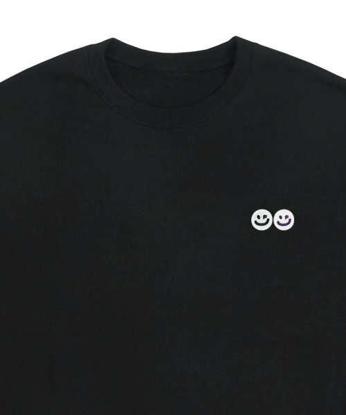 GRAVER（グレーバー）の「[UNISEX]ダブルスマイル刺繍ロゴマンツーマン_ブラック（スウェット・レディース・ブラック・LARGE/MEDIUM/SMALL）」の4枚目の写真