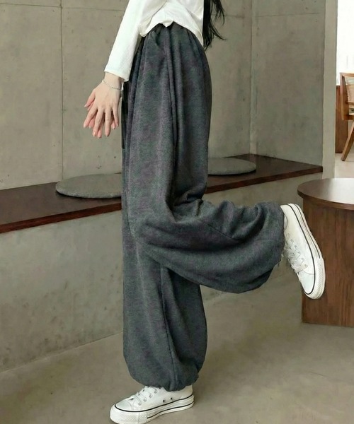 cammie(キャミー)の「バルーンワイドパンツ(その他パンツ・レディース・グレー/オフホワイト/ダークグレー・F)」の2枚目の写真