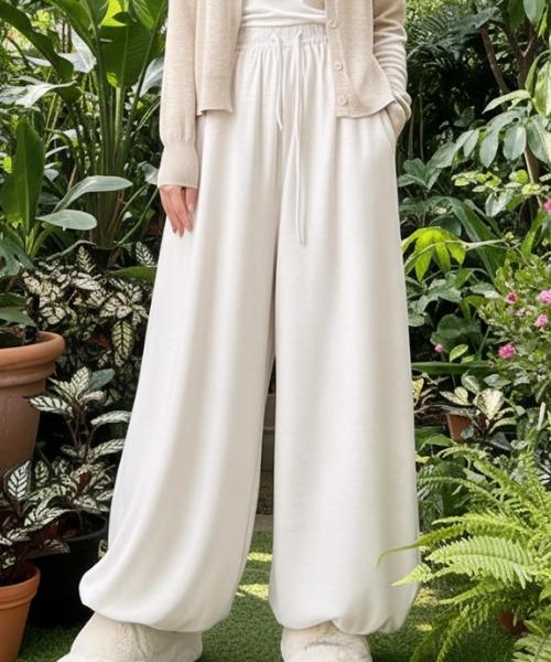 cammie(キャミー)の「バルーンワイドパンツ(その他パンツ・レディース・グレー/オフホワイト/ダークグレー・F)」の4枚目の写真