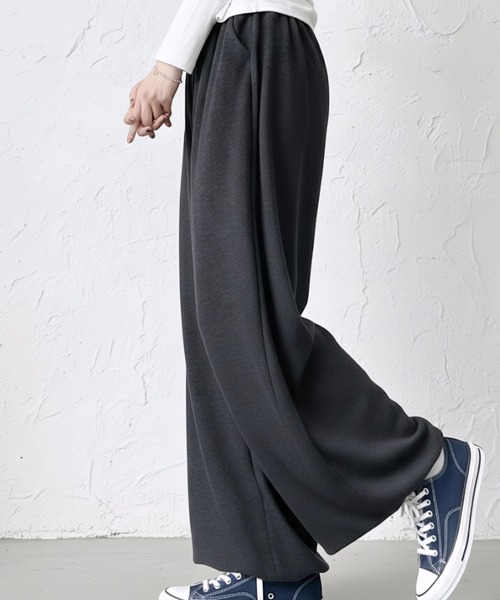 cammie(キャミー)の「バルーンワイドパンツ(その他パンツ・レディース・グレー/オフホワイト/ダークグレー・F)」の6枚目の写真