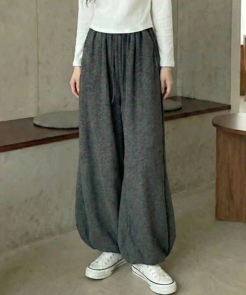 cammie(キャミー)の「バルーンワイドパンツ(その他パンツ・レディース・グレー/オフホワイト/ダークグレー・F)」の17枚目の写真