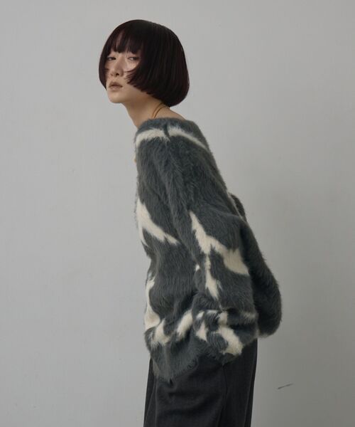 kivi(キヴィ)の「ニュアンスフェザーニット(ニット/セーター・レディース・オフホワイト/ダークグレー/ブラウン・FREE)」の21枚目の写真