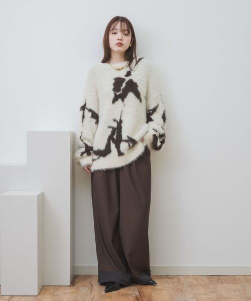 kivi(キヴィ)の「ニュアンスフェザーニット(ニット/セーター・レディース・オフホワイト/ダークグレー/ブラウン・FREE)」の6枚目の写真