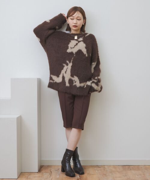 kivi(キヴィ)の「ニュアンスフェザーニット(ニット/セーター・レディース・オフホワイト/ダークグレー/ブラウン・FREE)」の14枚目の写真