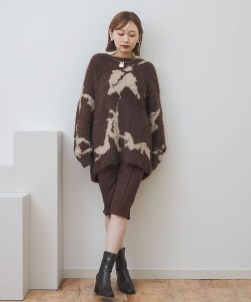 kivi(キヴィ)の「ニュアンスフェザーニット(ニット/セーター・レディース・オフホワイト/ダークグレー/ブラウン・FREE)」の15枚目の写真