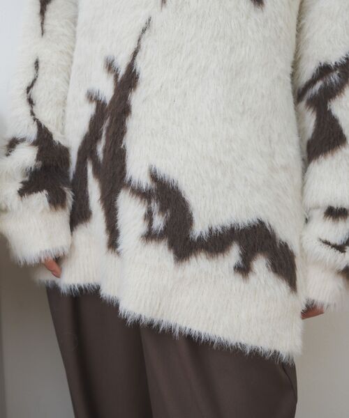 kivi(キヴィ)の「ニュアンスフェザーニット(ニット/セーター・レディース・オフホワイト/ダークグレー/ブラウン・FREE)」の18枚目の写真