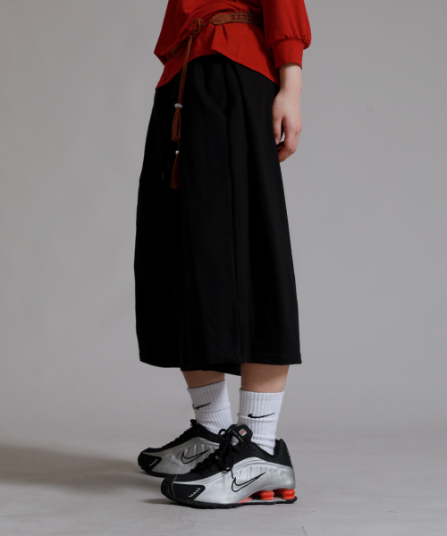 LIKE THE MOST（ライクザモースト）の「トレーニングピンタック8部バミューダパンツ_ブラック（スウェットパンツ・レディース・ブラック・MEDIUM/LARGE/X-LARGE）」の6枚目の写真