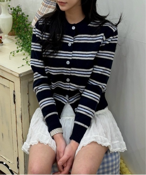 Vini（ヴィニ）の「クルーネックボーダーニットカーディガン（カーディガン/ボレロ・レディース・アイボリー/ライトブルー/ネイビー・FREE）」の3枚目の写真