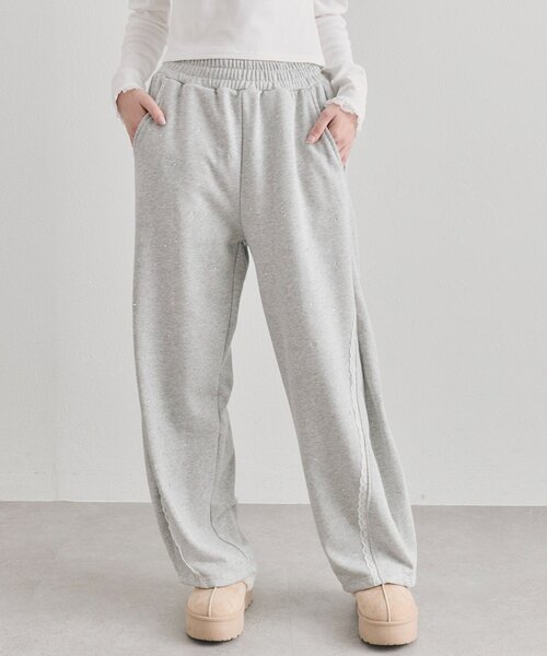 OLIVE des OLIVE（オリーブデオリーブ）の「キラキラバレルレッグパンツ（その他パンツ・レディース・ブラック/アイボリー/トップグレー・FREE）」の3枚目の写真