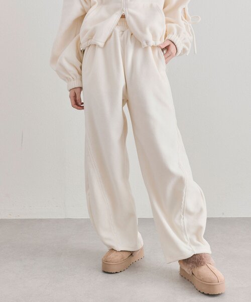 OLIVE des OLIVE（オリーブデオリーブ）の「キラキラバレルレッグパンツ（その他パンツ・レディース・ブラック/アイボリー/トップグレー・FREE）」の4枚目の写真