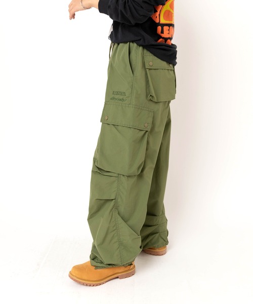 RNA（アールエヌエー）の「R4422 ボリュームカーゴパンツ（カーゴパンツ・レディース・カーキ/サックスブルー/パープル・MEDIUM）」の18枚目の写真