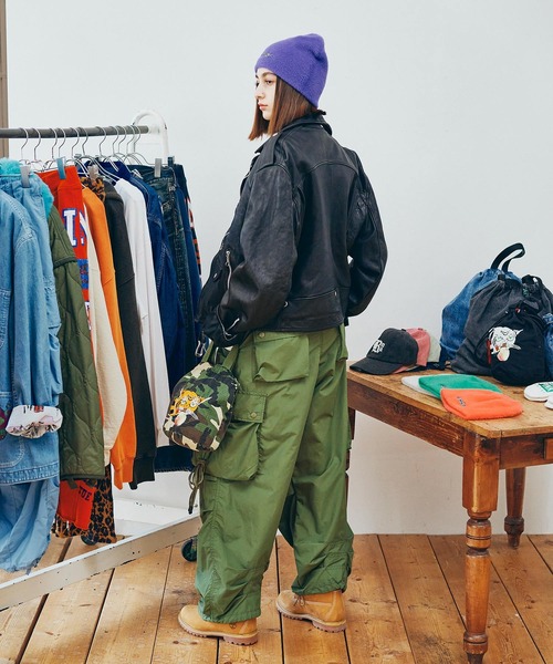 RNA（アールエヌエー）の「R4422 ボリュームカーゴパンツ（カーゴパンツ・レディース・カーキ/サックスブルー/パープル・MEDIUM）」の10枚目の写真