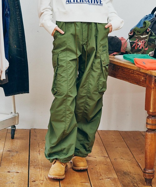 RNA（アールエヌエー）の「R4422 ボリュームカーゴパンツ（カーゴ