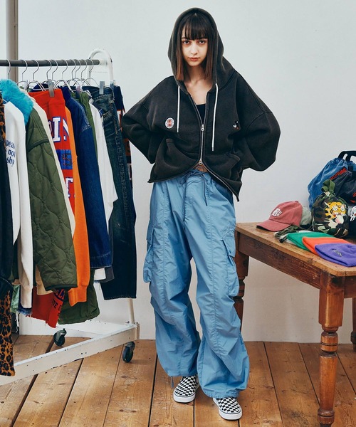 RNA（アールエヌエー）の「R4422 ボリュームカーゴパンツ（カーゴパンツ・レディース・カーキ/サックスブルー/パープル・MEDIUM）」の16枚目の写真