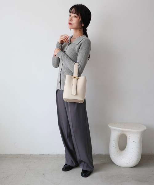 MIAN （ミアン）の「【ドラマ着用】ニュアンスパーツワンハンドル2wayショルダーバッグ（ショルダーバッグ・レディース・ダークブラウン/アイボリー/ブラック・FREE）」の8枚目の写真