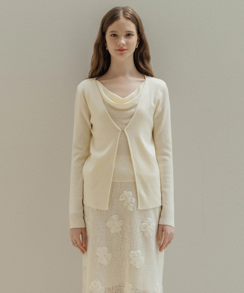 LAUTREDE MIN(ロートルドミン)の「Cowl buckle Ivory knit(ニット/セーター・レディース・アイボリー・FREE)」の4枚目の写真