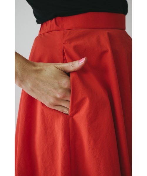 HeRIN.CYE（ヘリンドットサイ）の「Double hem skirt　　ダブルヘムスカート（スカート・レディース・ブラック/ホワイト/レッド・FREE）」の17枚目の写真