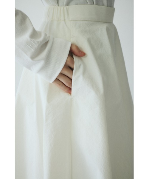 HeRIN.CYE（ヘリンドットサイ）の「Double hem skirt　　ダブルヘムスカート（スカート・レディース・ブラック/ホワイト/レッド・FREE）」の6枚目の写真