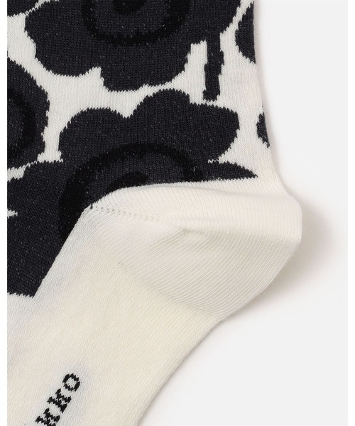 marimekko(マリメッコ)の「Linjaus Unikko / Socks(ソックス/靴下・レディース・レッド/ホワイト/ライトピンク/ブラック・34/37/40)」の15枚目の写真