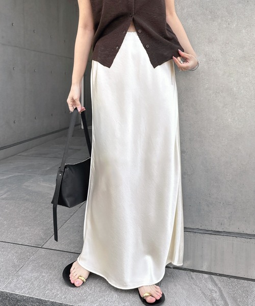 andme（アンドミー）の「サテンロングスカート（スカート・レディース・ブラウン/ブラック/アイボリー・M）」の2枚目の写真