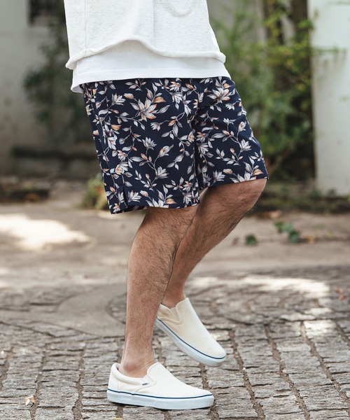 CAMBIO(カンビオ)の「mp14469- Vivid Flower Short Pants ショートパンツ(S62026cmb)(その他パンツ・メンズ・ホワイト/ネイビー/ブラック・L/M/S)」の1枚目の写真