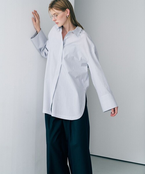uncrave(アンクレイヴ)の「コットンクロスストライプ BIGシャツ(シャツ/ブラウス・レディース・ネイビー系5/サックスブルー系5・1)」の5枚目の写真