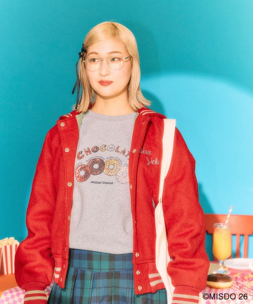 LEPSIM(レプシィム)の「【Mister Donut】イラストクルースウェット 627319(スウェット・レディース・グレー/チャコールグレー・FREE)」の4枚目の写真