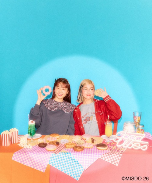 LEPSIM(レプシィム)の「【Mister Donut】イラストクルースウェット 627319(スウェット・レディース・グレー/チャコールグレー・FREE)」の10枚目の写真