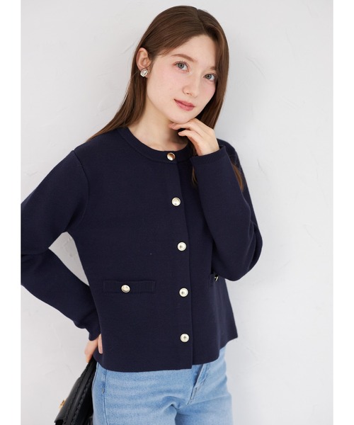 tocco closet（トッコ　クローゼット）の「フェイクポケット付きゴールド釦ニットジャケット（カーディガン/ボレロ・レディース・ネイビー/ラベンダー/ピンク/アイボリー・M）」の3枚目の写真