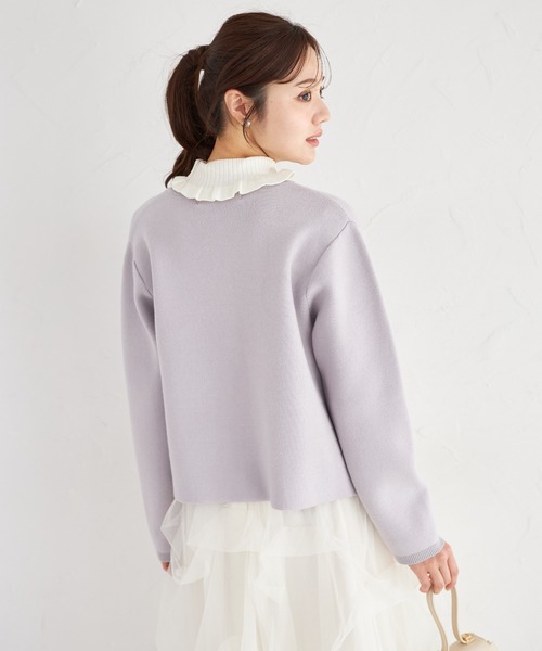 tocco closet（トッコ　クローゼット）の「フェイクポケット付きゴールド釦ニットジャケット（カーディガン/ボレロ・レディース・ネイビー/ラベンダー/ピンク/アイボリー・M）」の14枚目の写真
