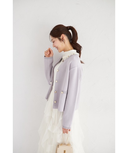 tocco closet（トッコ　クローゼット）の「フェイクポケット付きゴールド釦ニットジャケット（カーディガン/ボレロ・レディース・ネイビー/ラベンダー/ピンク/アイボリー・M）」の13枚目の写真
