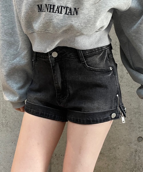 ROGER AND RAW(ロジャーアンドロウ)の「デザインミニデニムパンツ(デニムパンツ・レディース・ブラック/ブルー・SMALL/MEDIUM)」の2枚目の写真
