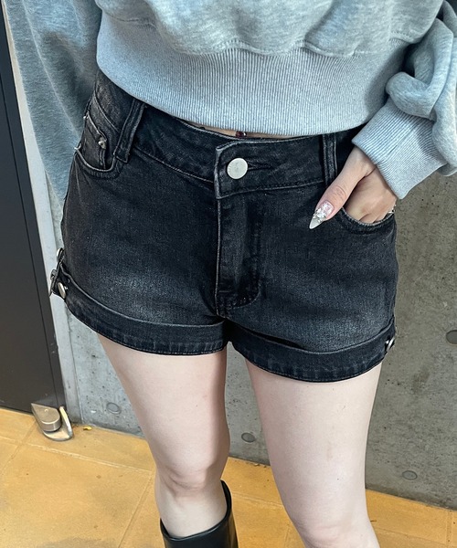 ROGER AND RAW(ロジャーアンドロウ)の「デザインミニデニムパンツ(デニムパンツ・レディース・ブラック/ブルー・SMALL/MEDIUM)」の18枚目の写真
