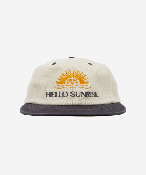 HELLO SUNRISE(ハローサンライズ)の「Two Tone Washed OG Logo 6panel Cap_Oatmeal Beige & Charcoal(キャップ・レディース・ベージュ・OS)」の1枚目の写真